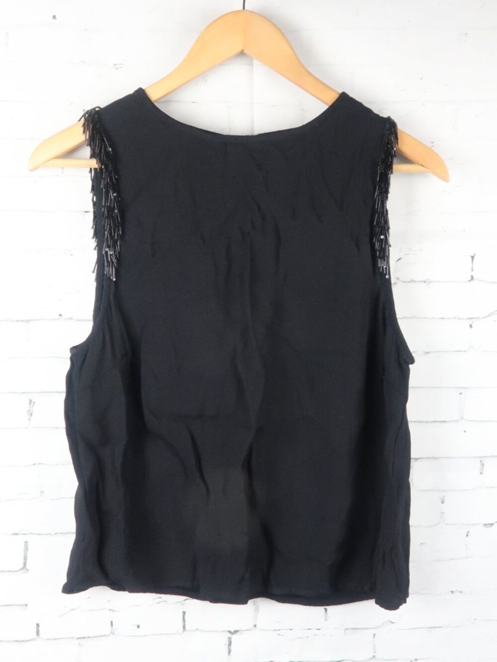 BB DAKOTA BLACK SLEEVELESS CROPPED TOP WITH BEADED FRINGE DETAIL SIZE LARGE